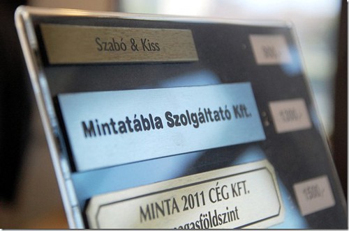 grav&iacute;rozott c&eacute;gt&aacute;bla